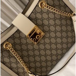 🔥Authentic Gucci Medium Shoulder Bag w/Padlock